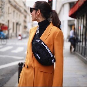 NWT SUPREME Authentic Waist-Bag